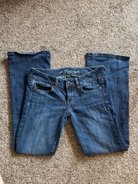 Super low rise American Eagle women's jeans size 2!